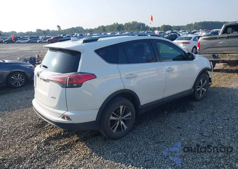 2017 Toyota Rav4 Xle z USA, uszkodzony, nr VIN JTMWFREV8HJ103397